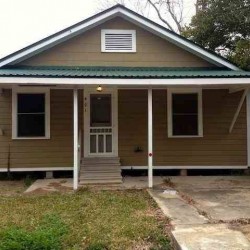 2 bedrooms 1 bath on a corner lot
